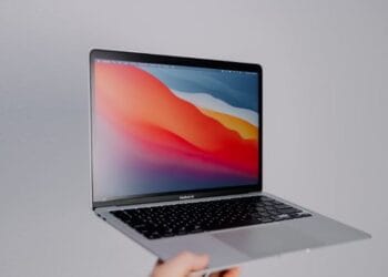 w 4 0 3, tags: à macbook air m3 - images.unsplash.com