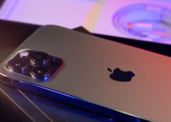 q w 4, tags: comparaison entre l'iphone design, - images.unsplash.com